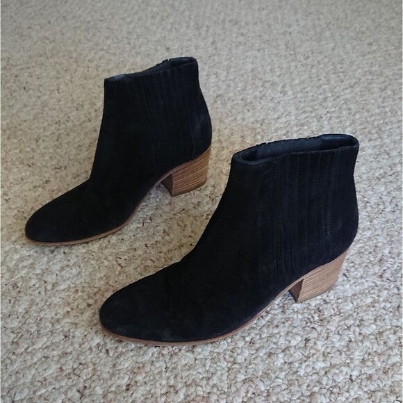 Vince Harriet black suede ankle bootie size 6M - Picture 1 of 12